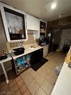 4758 Roberta Street 2, Las Vegas, NV 89119 Kitchen