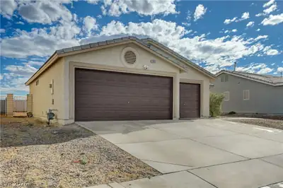 2025 Hollow Oak Avenue, North Las Vegas, NV 89031 Front of Structure