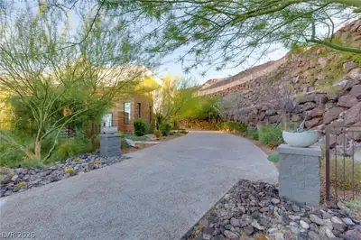 1 Sanctuary Peak Court, Henderson, NV 89012 Yard