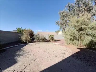 920 Hunters Ridge Way, North Las Vegas, NV 89032 Yard