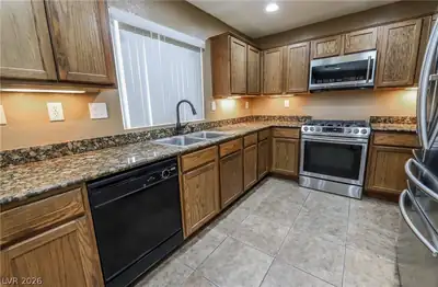 7941 ALTA LIMA VALLEY Court, Las Vegas, NV 89178 Kitchen