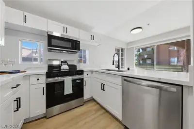 2121 Sealion Drive 104, Las Vegas, NV 89128 Kitchen