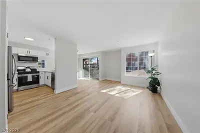 2121 Sealion Drive 104, Las Vegas, NV 89128 