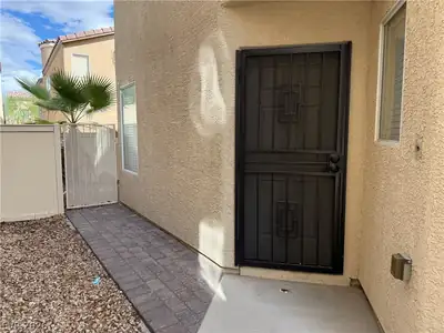 8068 Lyell Mountain Court, Las Vegas, NV 89139 Entry