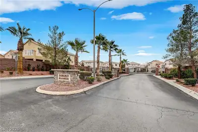 1172 Drowsy Water Court, Henderson, NV 89052 Entrance Foyer