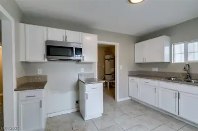 706 Dike Lane, Las Vegas, NV 89106 Kitchen