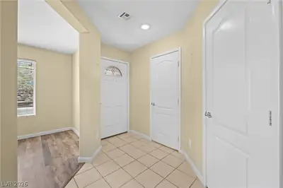38 Summer Walk Avenue, Las Vegas, NV 89183 