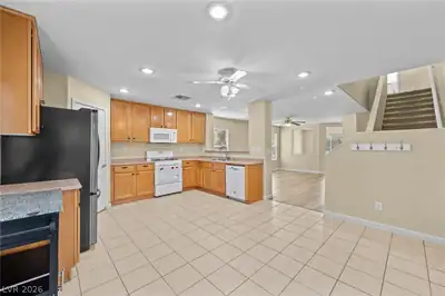 38 Summer Walk Avenue, Las Vegas, NV 89183 
