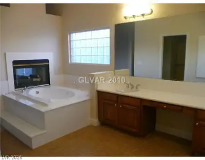 5387 Winning Spirit Lane, Las Vegas, NV 89113 Primary Bathroom