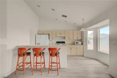 970 Hunters Run Drive, Henderson, NV 89002 Kitchen