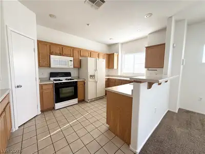 5975 Barbosa Drive 2, North Las Vegas, NV 89031 Kitchen