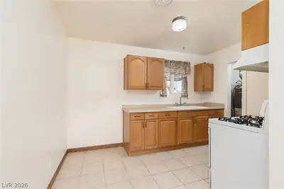5574 Northridge Lane, Las Vegas, NV 89122 Kitchen