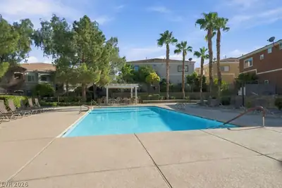 9303 Gilcrease Avenue 1105, Las Vegas, NV 89149 Pool