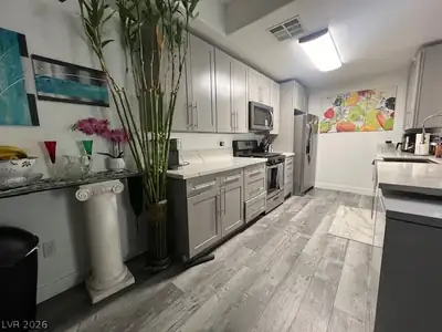 8250 North Grand Canyon Drive 2047, Las Vegas