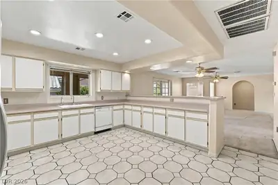 921 Primrose Lane, Henderson, NV 89011 Kitchen