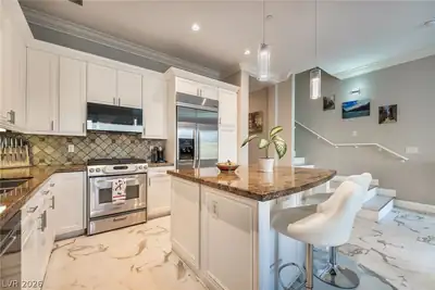 30 Via Vasari 103, Henderson, NV 89011 Kitchen