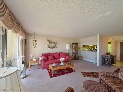 745 North Royal Crest Circle 143, Las Vegas, NV 89169 Living Room
