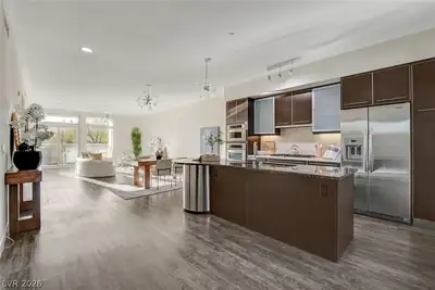 8925 West Flamingo Road 111, Las Vegas, NV 89147 Kitchen