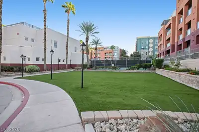 47 East Agate Avenue 301, Las Vegas, NV 89123 Yard