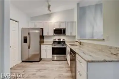 393 Blanca Springs Drive, Henderson, NV 89014 Kitchen