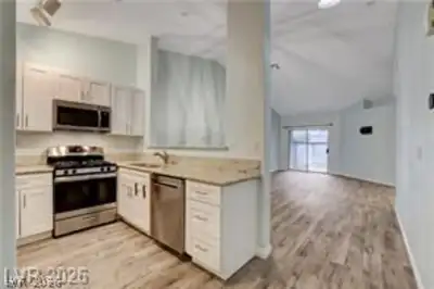 393 Blanca Springs Drive, Henderson, NV 89014 Kitchen