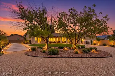 8088 Winchester Bluff Street, Las Vegas, NV 89131 Yard