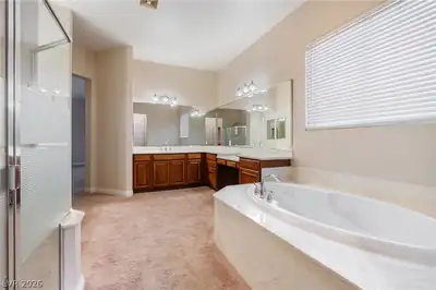 8088 Winchester Bluff Street, Las Vegas, NV 89131 Primary Bathroom