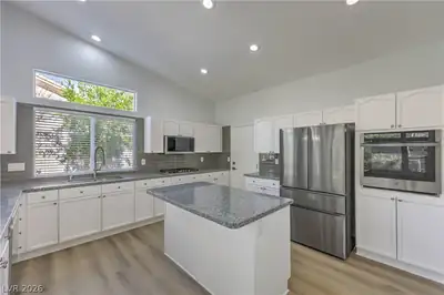 7411 Bridlehorne Avenue, Las Vegas, NV 89131 Kitchen