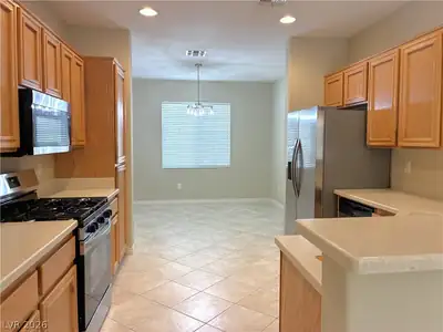 1604 WELLINGTON SPRING Avenue NA, Henderson, NV 89052 Kitchen