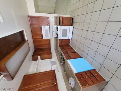 500 Prescott Street, Las Vegas, NV 89110 Kitchen