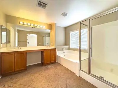 3817 Bella Legato Avenue, North Las Vegas, NV 89081 Primary Bathroom