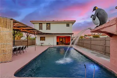 26 North 27th Street, Las Vegas, NV 89101 Pool