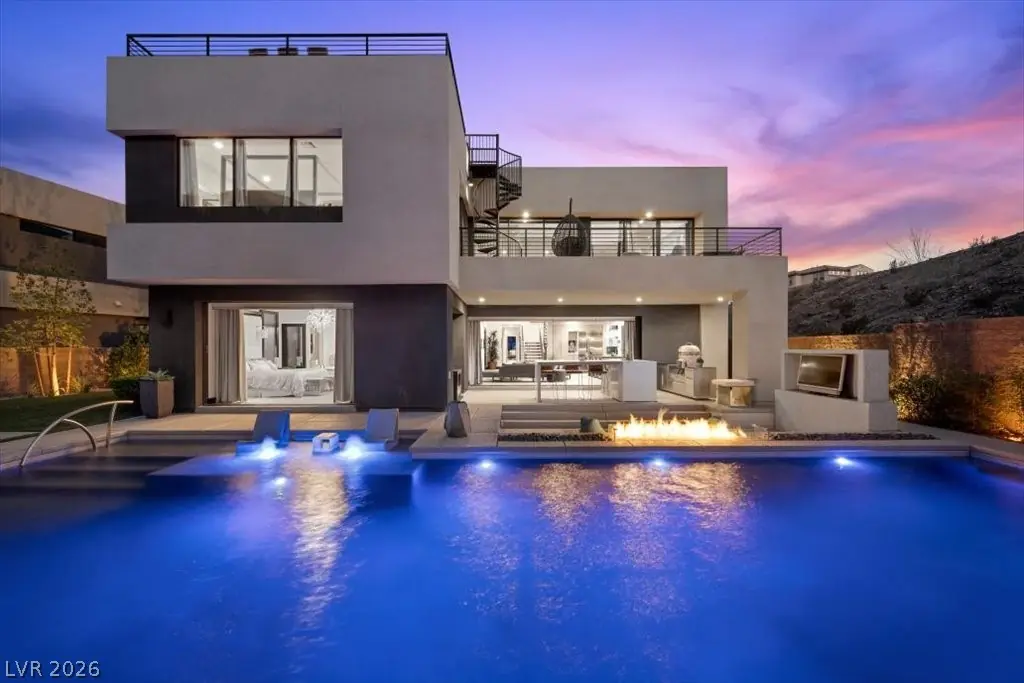 5 HIGHLAND COVE Lane, Henderson, NV 89011