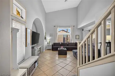 8842 Sacred Falls Avenue, Las Vegas