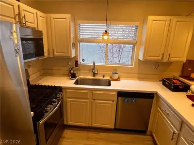 932 Rainbow Rock Street, Las Vegas, NV 89123 Kitchen