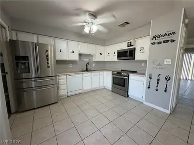 586 Willow Green Drive, Las Vegas, NV 89169 Kitchen