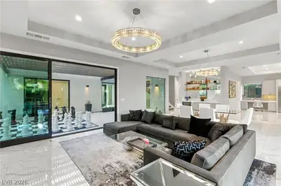 38 Grey Feather Drive, Las Vegas, NV 89135 