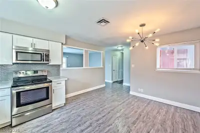 4421 Hillcrest Avenue, Las Vegas, NV 89102 Dining Area