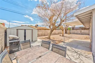 4421 Hillcrest Avenue, Las Vegas, NV 89102 Yard