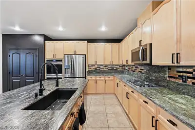 7572 Desertscape Avenue, Las Vegas, NV 89178 Kitchen