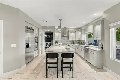 2060 Palm Canyon Court, Las Vegas, NV 89117 Kitchen