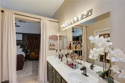 3211 Panamint Court, North Las Vegas, NV 89032 Primary Bathroom