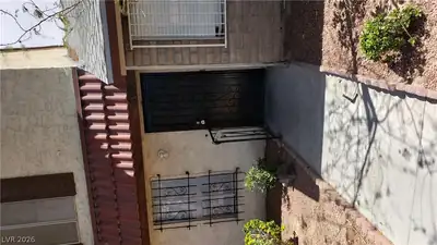 3995 VISBY Lane, Las Vegas, NV 89119 Entry