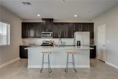 2420 Rainy Meadows Avenue, North Las Vegas, NV 89031 Kitchen