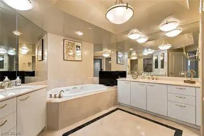 2747 Paradise Road 1205, Las Vegas, NV 89109 Primary Bathroom