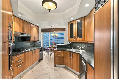 2747 Paradise Road 1205, Las Vegas, NV 89109 Kitchen