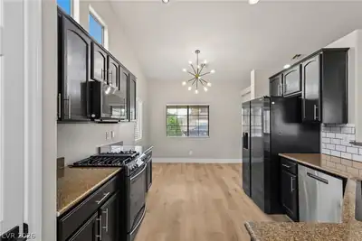 5828 Austin English Street, North Las Vegas, NV 89081 Kitchen