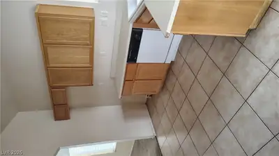 898 South Dancing Rain Court, Las Vegas, NV 89183 Kitchen