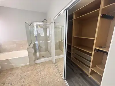 2261 Chestnut Bluffs Avenue, Henderson, NV 89052 Primary Bathroom
