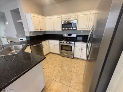 2261 Chestnut Bluffs Avenue, Henderson, NV 89052 Kitchen